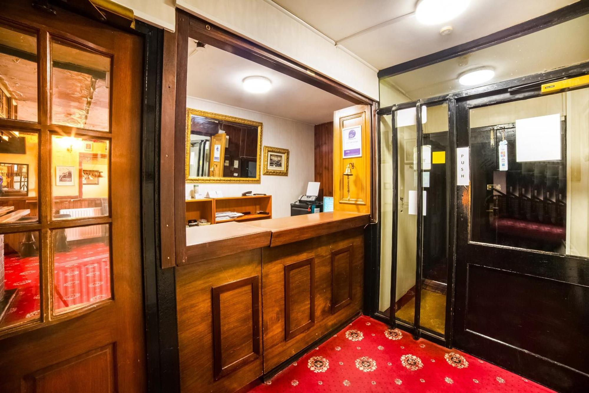 Oyo The Royal Hotel Dunston  Екстериор снимка